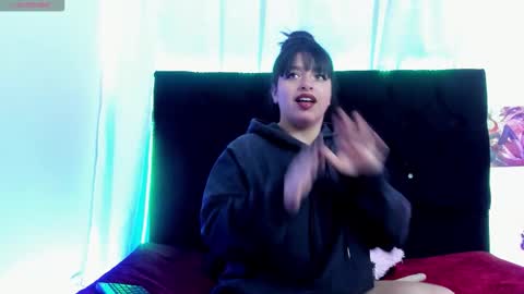 Snapshot of queen_salomme chatting on October 1, 11:37 am queen_salomme online show from October 1, 11:37 am