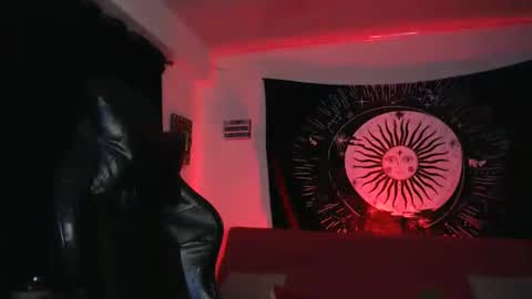 Snapshot of queen_zafiro88 chatting on March 9, 4:49 am Zafiro ILL BROADCAST UNTIL DECEMBER Onlyfans online show from March 9, 4:49 am