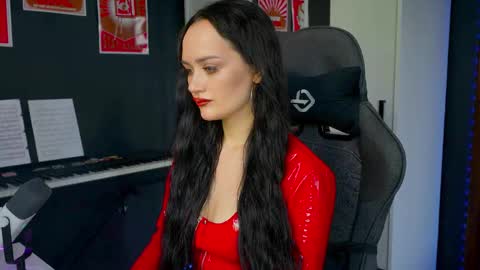 Snapshot of queenaliss chatting on September 18, 4:00 am Your world and the universe Aliss online show from September 18, 4:00 am