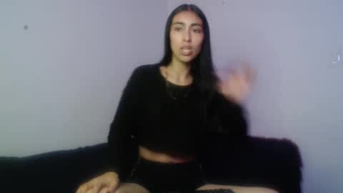 queenbyte_18 online show from January 8, 4:16 am