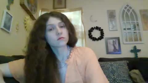 queencrimsonlvx online show from April 23, 12:51 pm