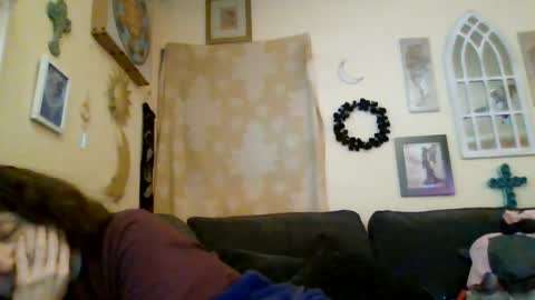 queencrimsonlvx online show from June 13, 7:11 pm