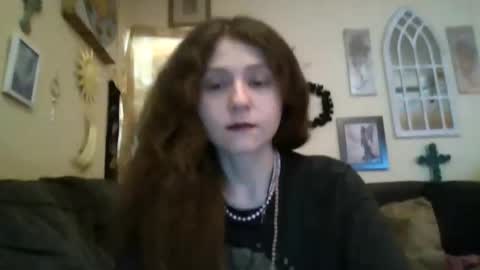 queencrimsonlvx online show from May 3, 1:53 am