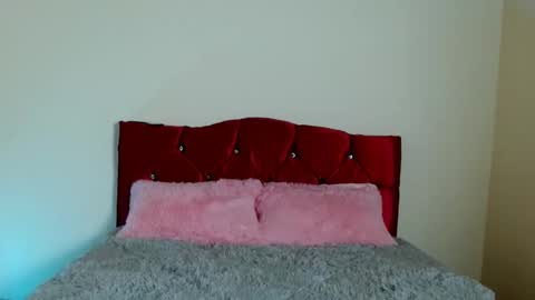 queenfitnnes 82 online show from March 4, 8:49 pm