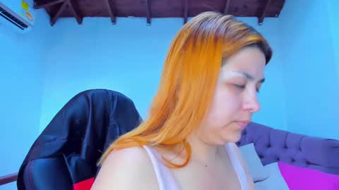 Snapshot of queengrett chatting on September 24, 7:02 pm Queen online show from September 24, 7:02 pm