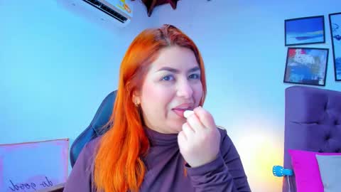 Snapshot of queengrett chatting on October 12, 4:20 pm Queen online show from October 12, 4:20 pm