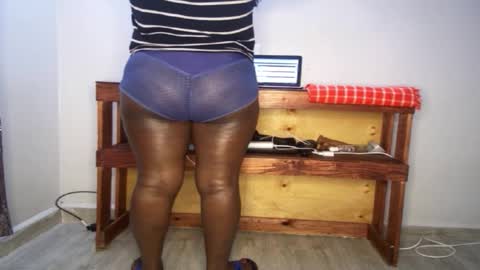 Snapshot of queenkiah chatting on September 22, 7:45 pm Nina online show from September 22, 7:45 pm