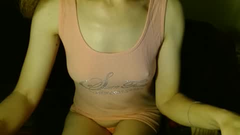 queenoftenderness online show from January 25, 7:27 pm