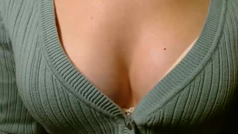 queenoftenderness online show from March 28, 9:35 pm