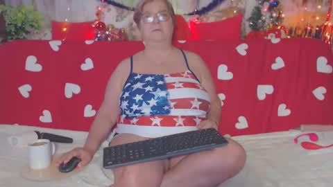 Snapshot of queenpammy chatting on January 6, 5:52 am QueenPammy online show from January 6, 5:52 am