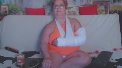 Snapshot of queenpammy chatting on February 27, 8:28 am QueenPammy online show from February 27, 8:28 am