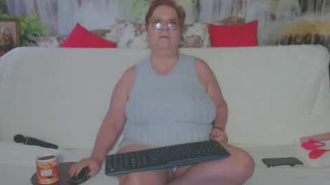 Snapshot of queenpammy chatting on February 2, 6:37 am QueenPammy online show from February 2, 6:37 am