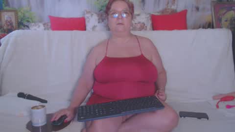 Snapshot of queenpammy chatting on February 15, 7:27 am QueenPammy online show from February 15, 7:27 am