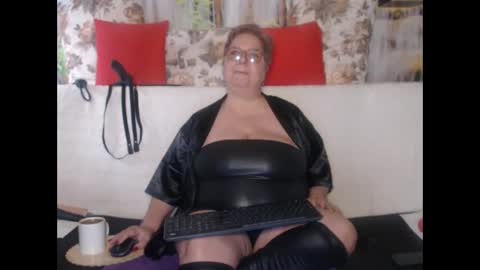 QueenPammy online show from October 16, 6:05 am