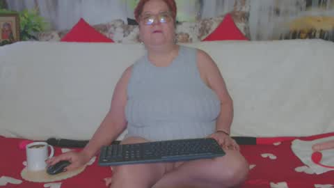 Snapshot of queenpammy chatting on January 22, 6:52 am QueenPammy online show from January 22, 6:52 am