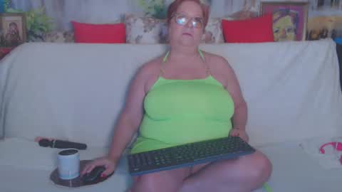 Snapshot of queenpammy chatting on February 21, 6:18 am QueenPammy online show from February 21, 6:18 am