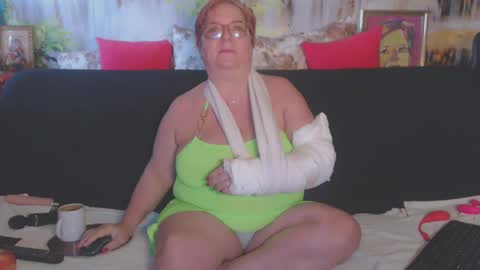 Snapshot of queenpammy chatting on March 6, 7:03 am QueenPammy online show from March 6, 7:03 am