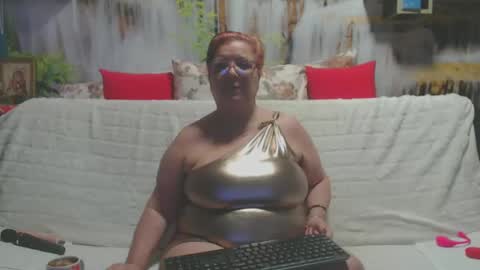Snapshot of queenpammy chatting on February 9, 6:22 am QueenPammy online show from February 9, 6:22 am