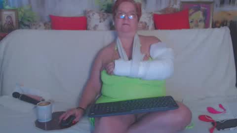 Snapshot of queenpammy chatting on February 25, 7:09 am QueenPammy online show from February 25, 7:09 am