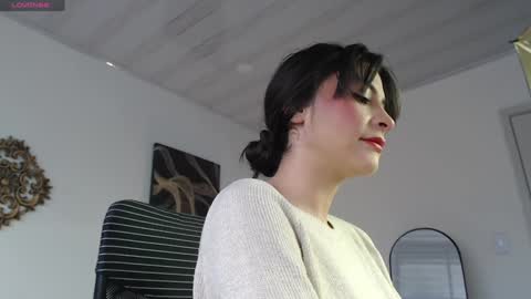 Snapshot of queenpink777 chatting on January 3, 12:52 pm Rose online show from January 3, 12:52 pm