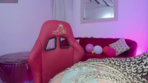 Queen Rose  online show from February 12, 12:12 pm