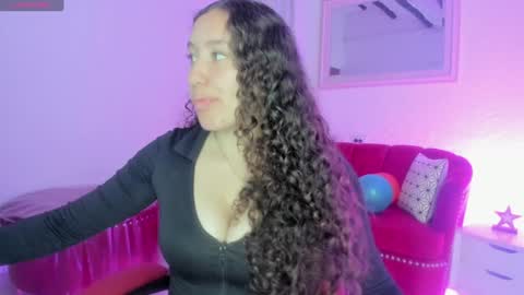 Queen Rose  online show from January 16, 12:20 pm