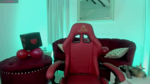 Queen Rose  online show from February 20, 12:25 pm