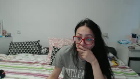 queensofiaqueen online show from April 3, 8:01 am