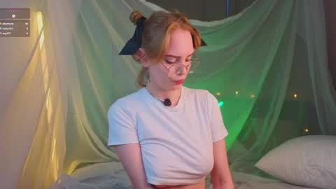 Linda  My favorite vibes 99 151 234 351 online show from September 30, 2:28 am