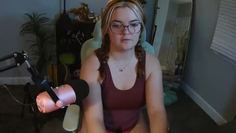 Bri online show from December 23, 3:32 am