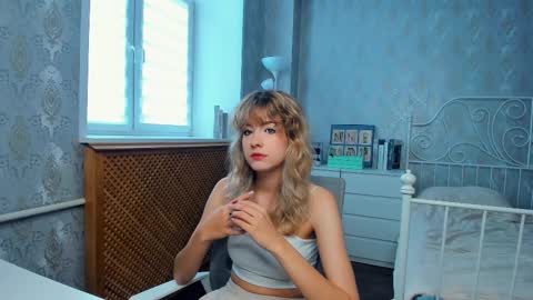 Sara online show from September 19, 7:29 am