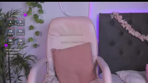    online show from March 18, 10:04 pm