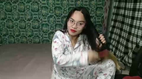 Quinne online show from December 16, 5:46 am