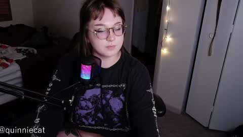 Quinn online show from April 9, 1:08 am