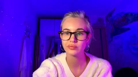 qusi28 online show from February 6, 6:56 pm