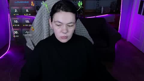 qwertyannie_lbo online show from April 23, 2:08 am