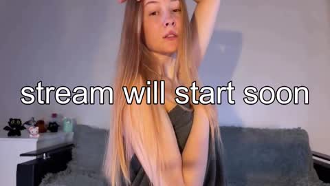 sweet Vivi online show from March 9, 7:55 am