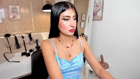 RACHEL ES online show from December 14, 5:52 pm