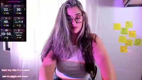 Rachel Foss online show from December 5, 7:28 pm