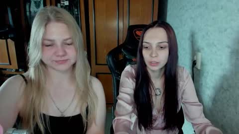 Snapshot of rachel_sharp chatting on September 29, 10:31 am Make me cum online show from September 29, 10:31 am