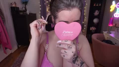Rachel Brooks online show from January 6, 8:07 pm