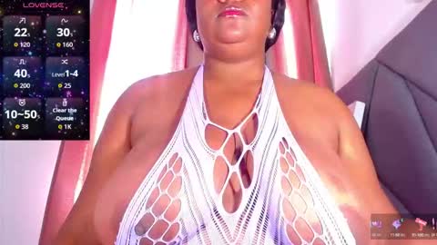 Snapshot of rachelbrown_ chatting on October 23, 4:02 pm MALIKA Z online show from October 23, 4:02 pm