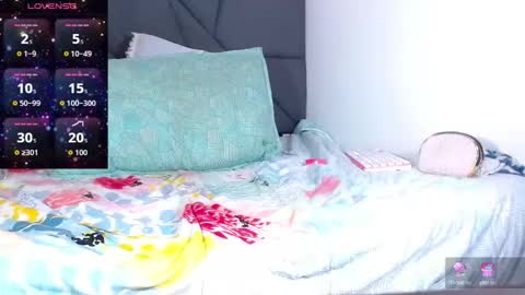 Snapshot of rachelbrown_ chatting on October 3, 4:45 pm MALIKA Z online show from October 3, 4:45 pm