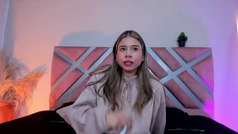 Rachell online show from May 31, 4:40 am
