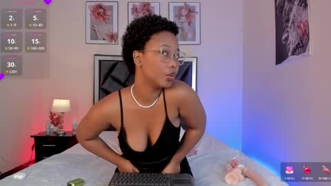 Snapshot of rachell_ebony chatting on February 17, 12:16 pm Rachel Ebony online show from February 17, 12:16 pm