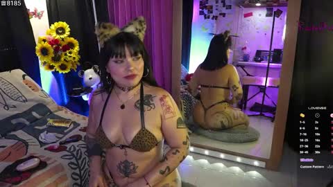 Snapshot of rachellkors_ chatting on October 27, 7:37 am rachellk online show from October 27, 7:37 am