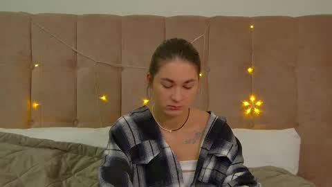 RachellSimpson online show from December 19, 7:18 pm