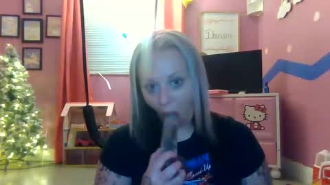 raebabie123 online show from December 22, 12:07 am