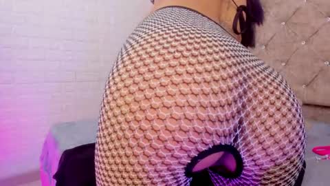 Snapshot of railey_rosse_ chatting on September 28, 10:59 pm Welcome to my room online show from September 28, 10:59 pm