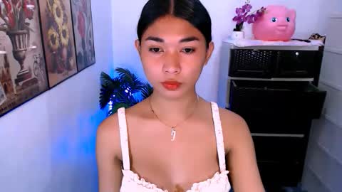 raindrizzle1706 online show from March 4, 4:35 pm